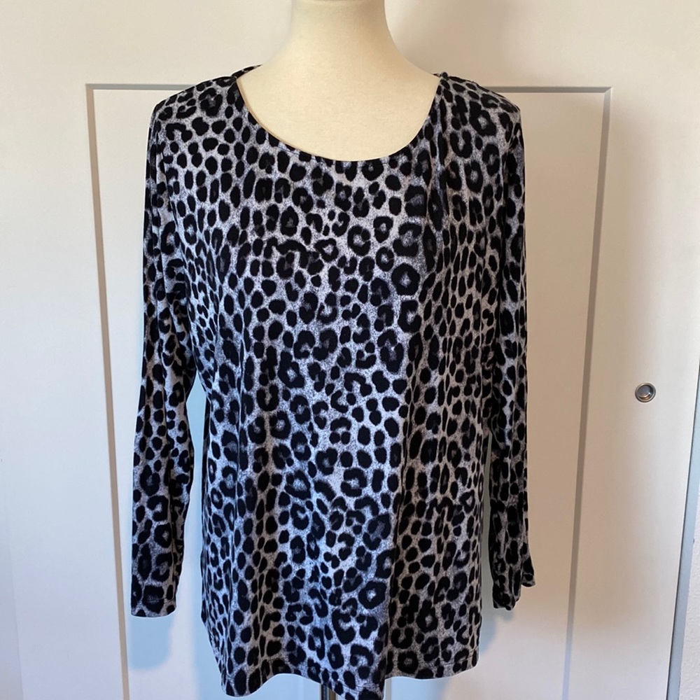 Mario Serrano Leopard Print Long Sleeve Pullover